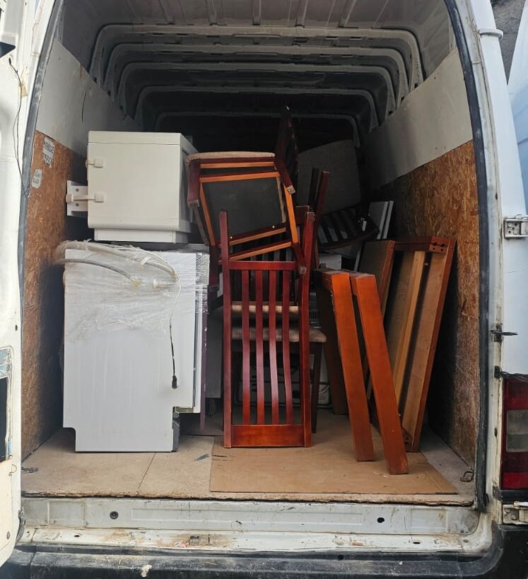 Kombi napunjen krupnim otpadom